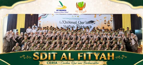 89 Siswa SDIT Al Fityah Pekanbaru Angkatan ke-23 Resmi Dilepas dalam Prosesi Khotmul Qur'an dan Haflah Takhrij