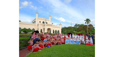 SISWA SDIT AL FITYAH FIELD TRIP KE ISTANA SULTAN KERAJAAN SIAK