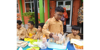 SDIT Al Fityah Menyelenggarakan Business Day