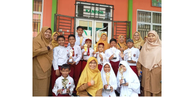 SDIT Al Fityah Pekanbaru Bagikan Hadiah Lomba 17-an HUT RI 78
